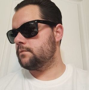 Meet your Posher, Edward